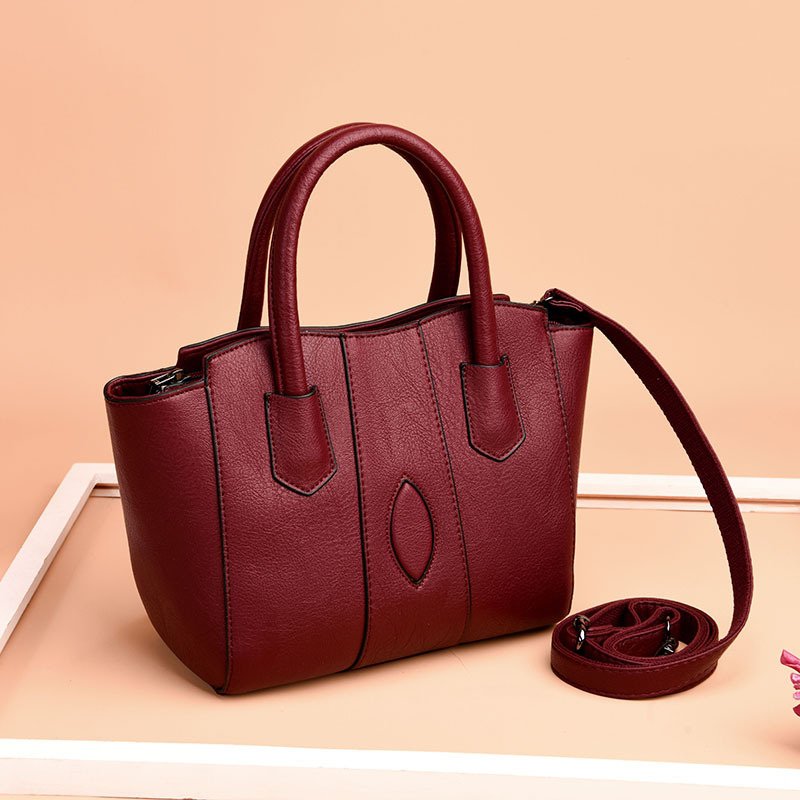 Special offer clearance women's bag 2021 autumn and winter handbag fashion one shoulder messenger large capacity bag middle-aged women bag Special offer clearance women's bag 2021 autumn and winter handbag fashion one shoulder messenger large capacity bag middle-aged women bag